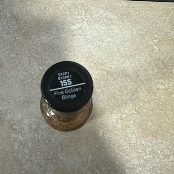 Sally Hansen Miracle Gel - 5 for $25 for items marked with ⭐️ - Picture 3 of 4